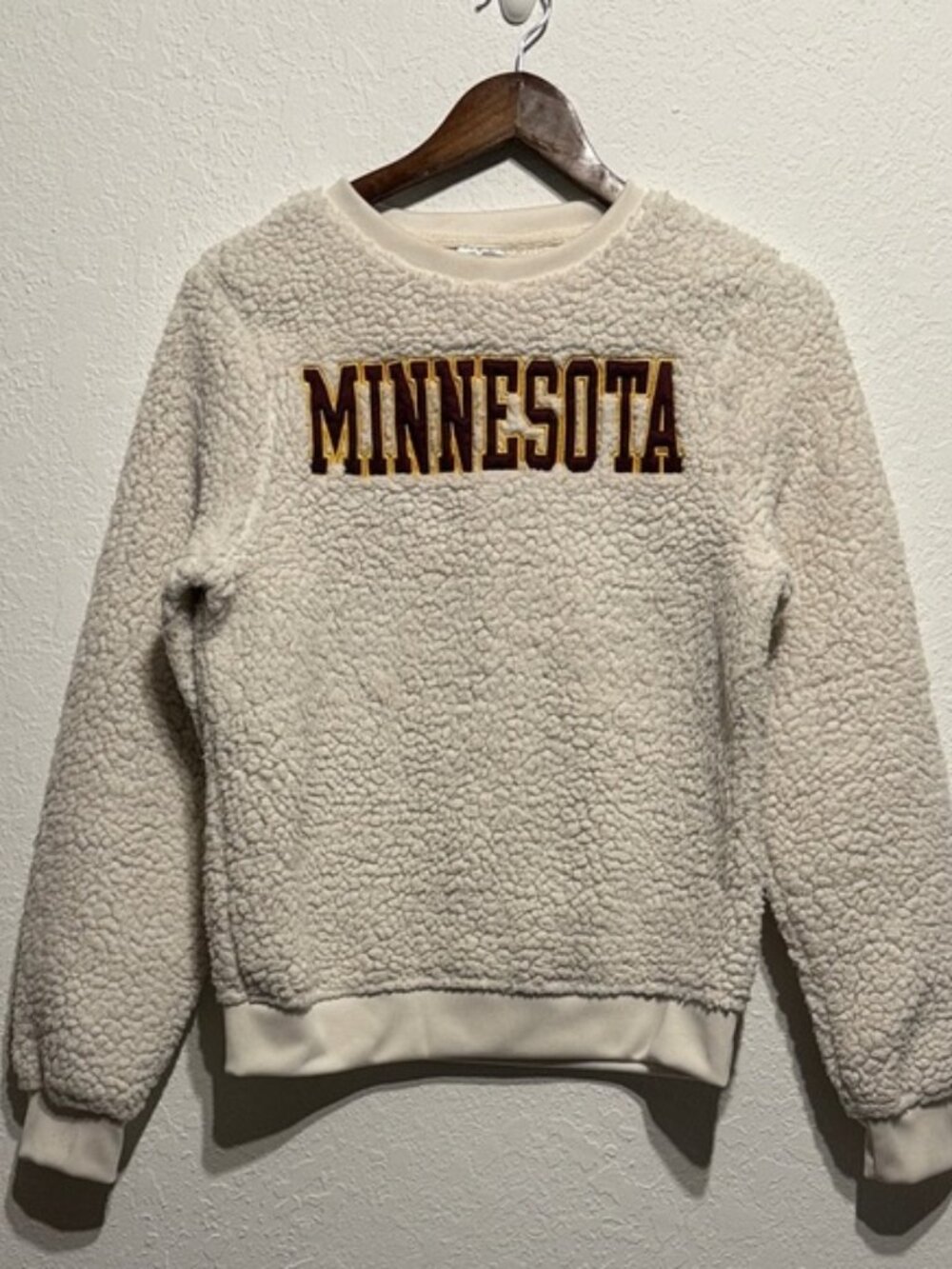 Minnesota Cream Sherpa Pullover Size S Maroon Gold Embroidered Cozy Fleece Cozy